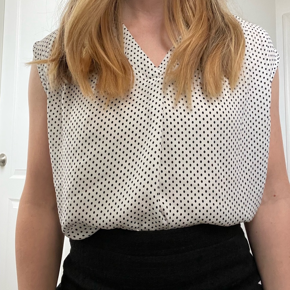 Banana Republic XS Petite Black Dotted Blouse